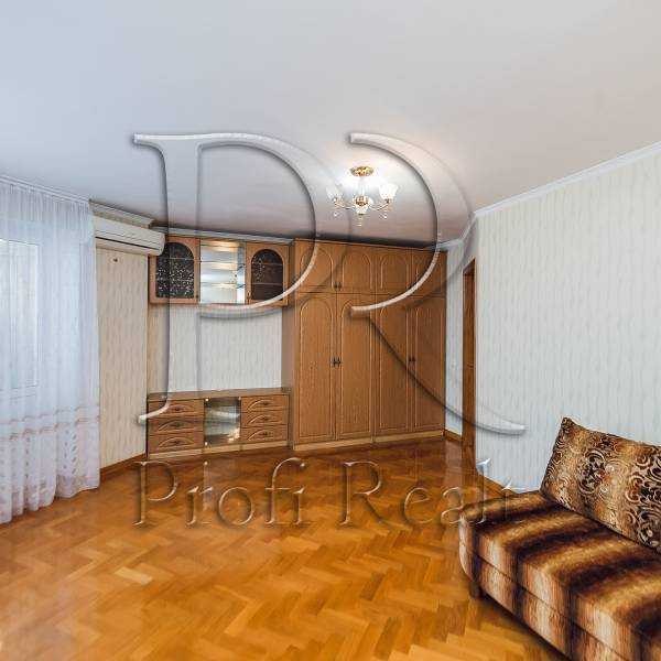 Продажа 2-комнатной квартиры 73 м², Тепличная ул., 38