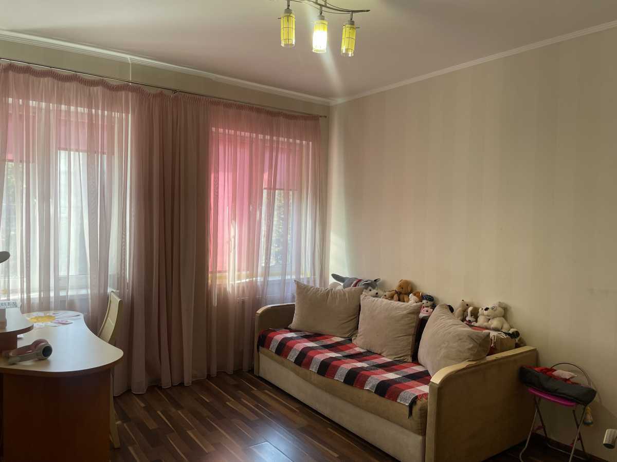 Продаж 2-кімнатної квартири 53 м², Сирецька вул., 32