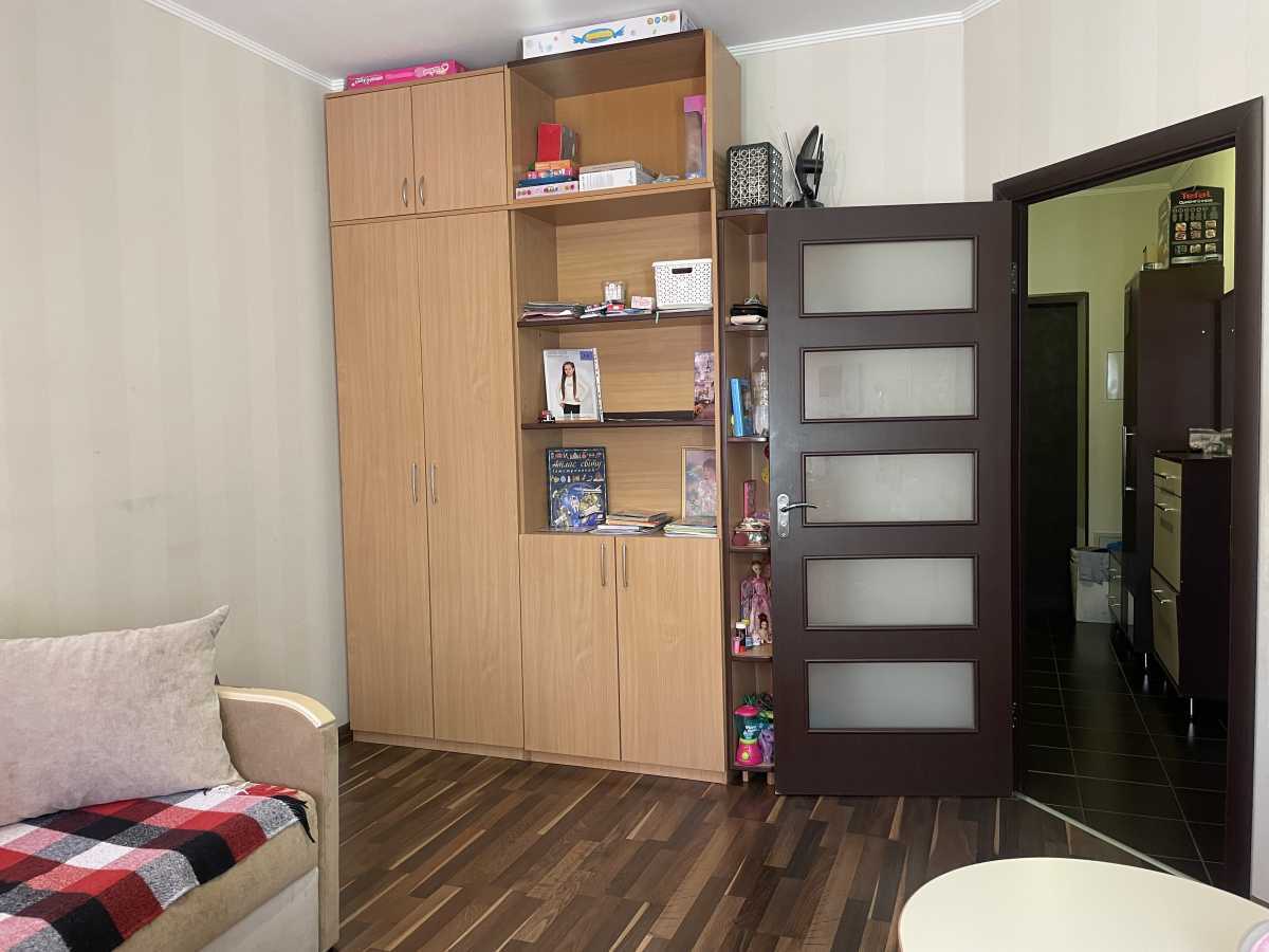 Продаж 2-кімнатної квартири 53 м², Сирецька вул., 32