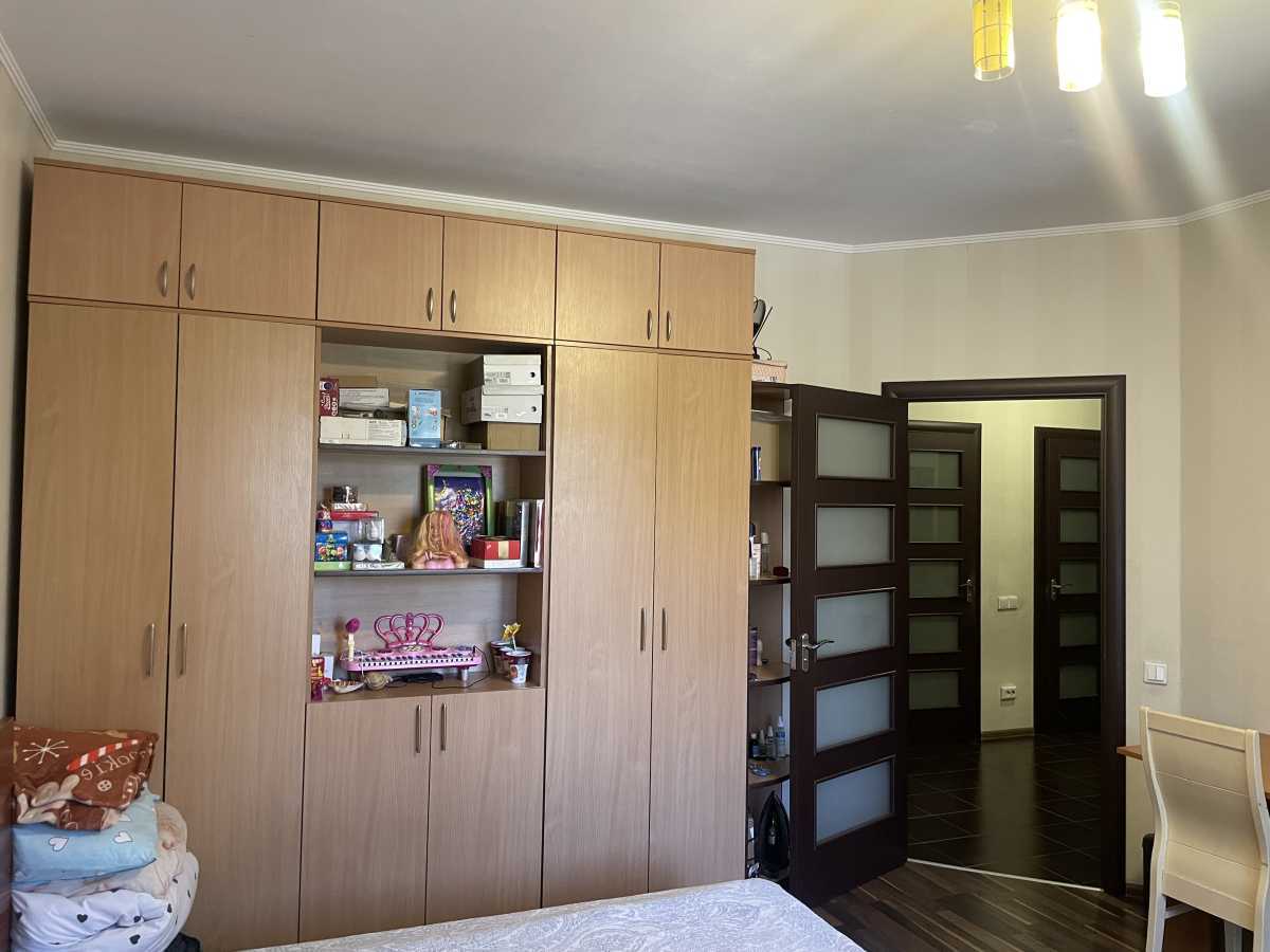 Продаж 2-кімнатної квартири 53 м², Сирецька вул., 32