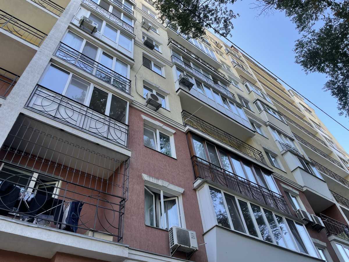 Продаж 2-кімнатної квартири 53 м², Сирецька вул., 32