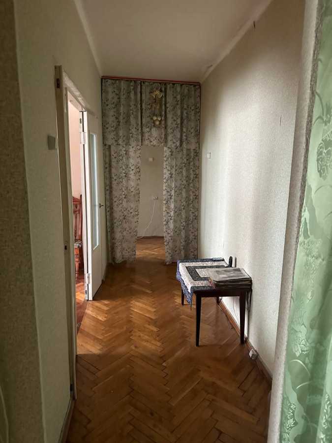 Продажа 3-комнатной квартиры 72 м², Зои Гайдай ул., 10