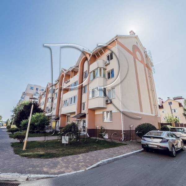 Продаж 2-кімнатної квартири 65 м², Богдана Хмельницького вул., 9