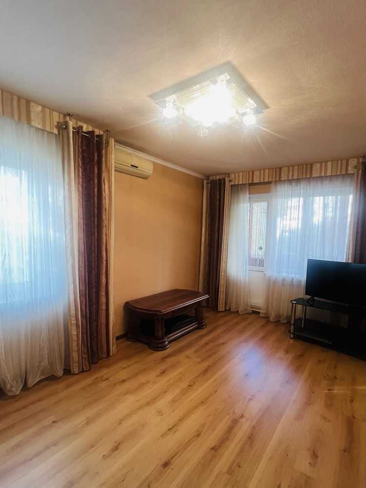 Продаж 2-кімнатної квартири 63.1 м², Чкалова вул.