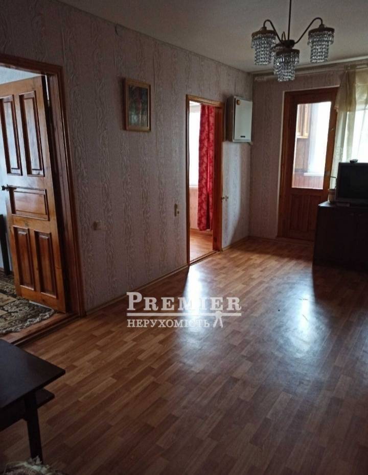 Продаж 4-кімнатної квартири 65 м², Генерала Бочарова вул.