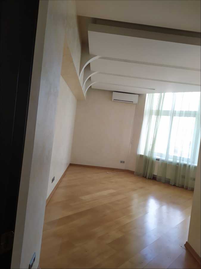 Оренда 4-кімнатної квартири 170 м², Володимирська вул., 49А