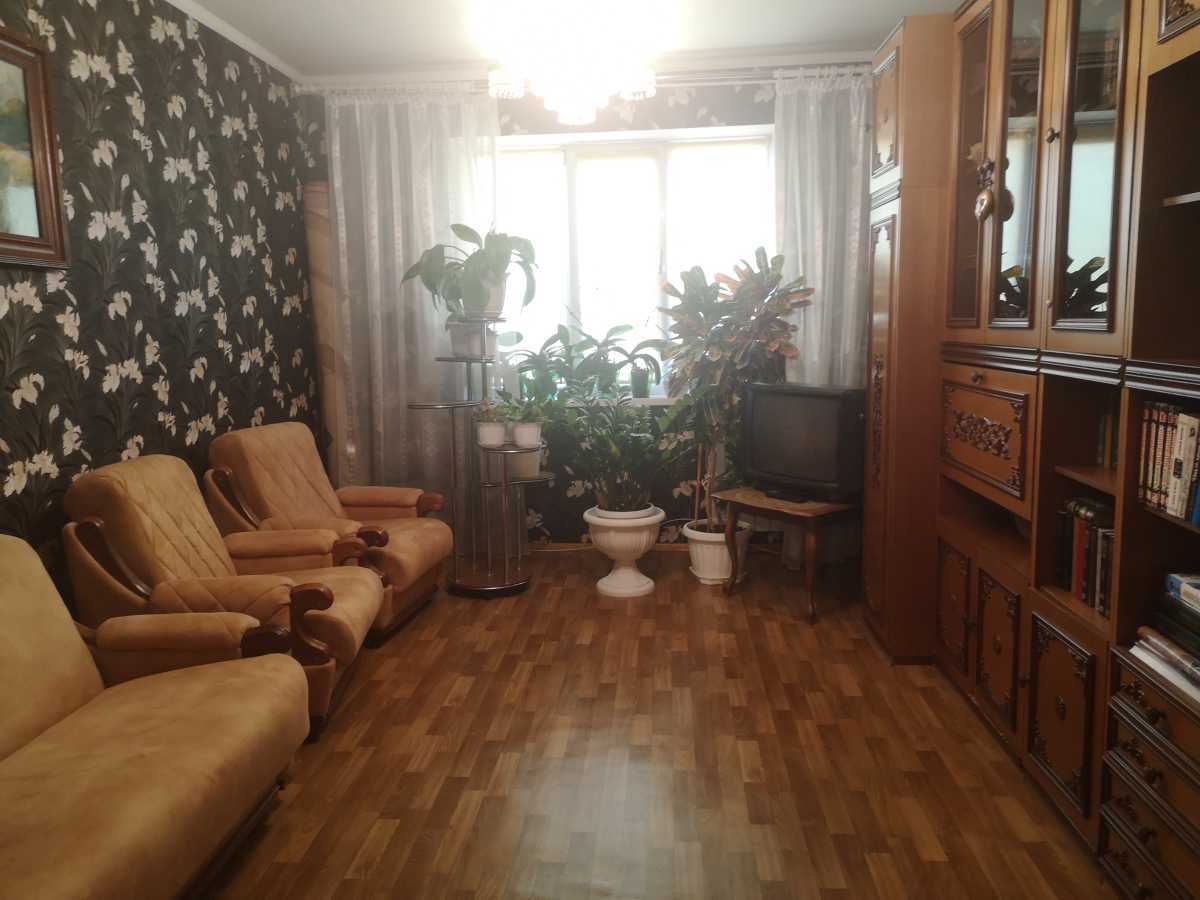 Продаж 3-кімнатної квартири 73 м², Каштанова вул., 14