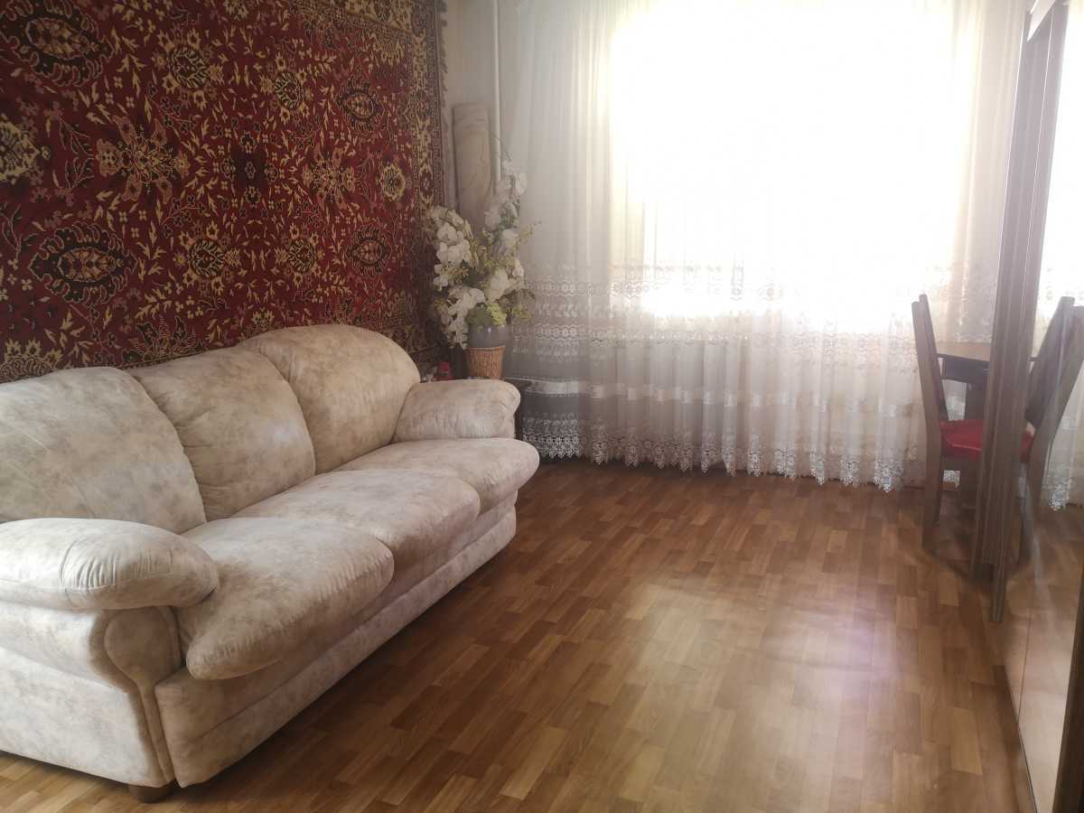 Продаж 3-кімнатної квартири 73 м², Каштанова вул., 14