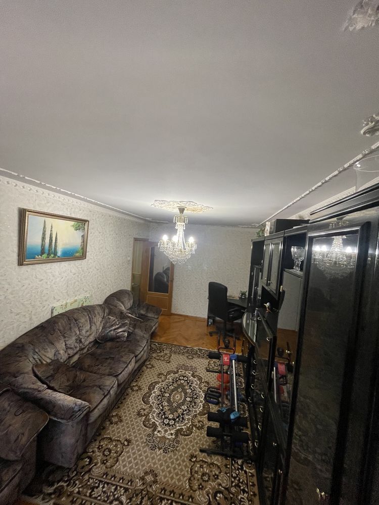 Продаж 4-кімнатної квартири 92 м²