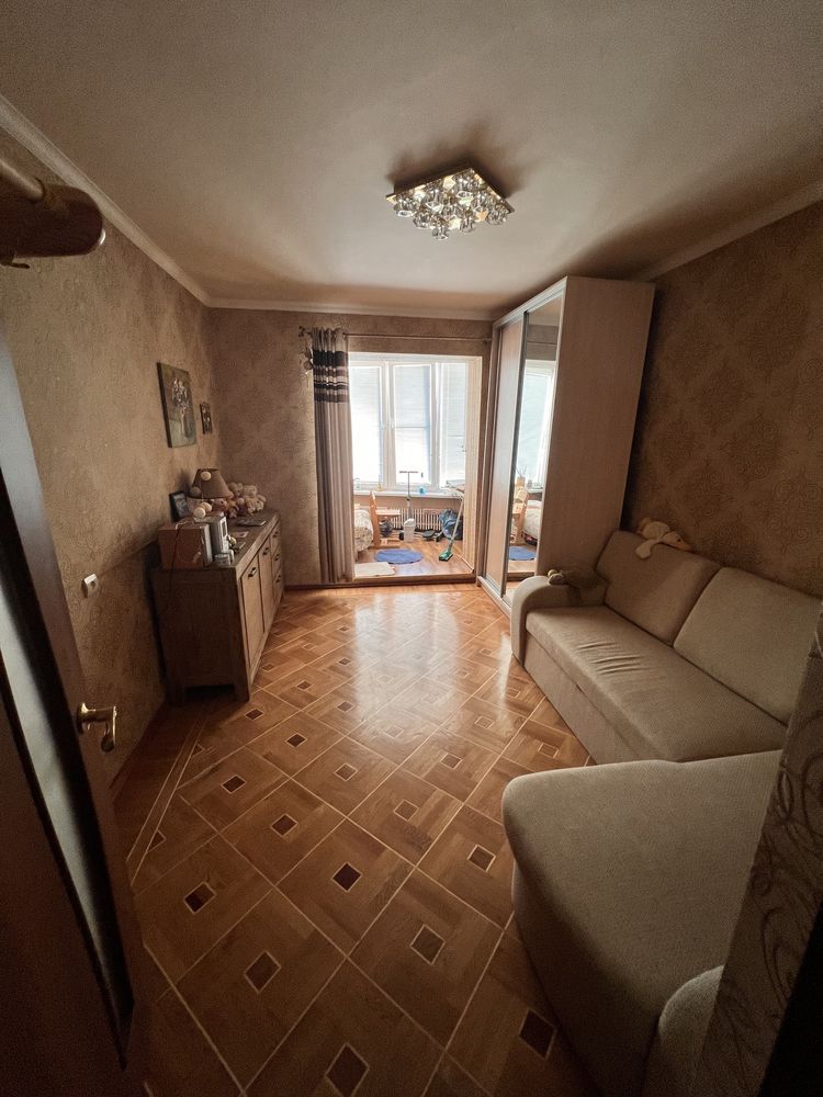 Продаж 3-кімнатної квартири 64 м²