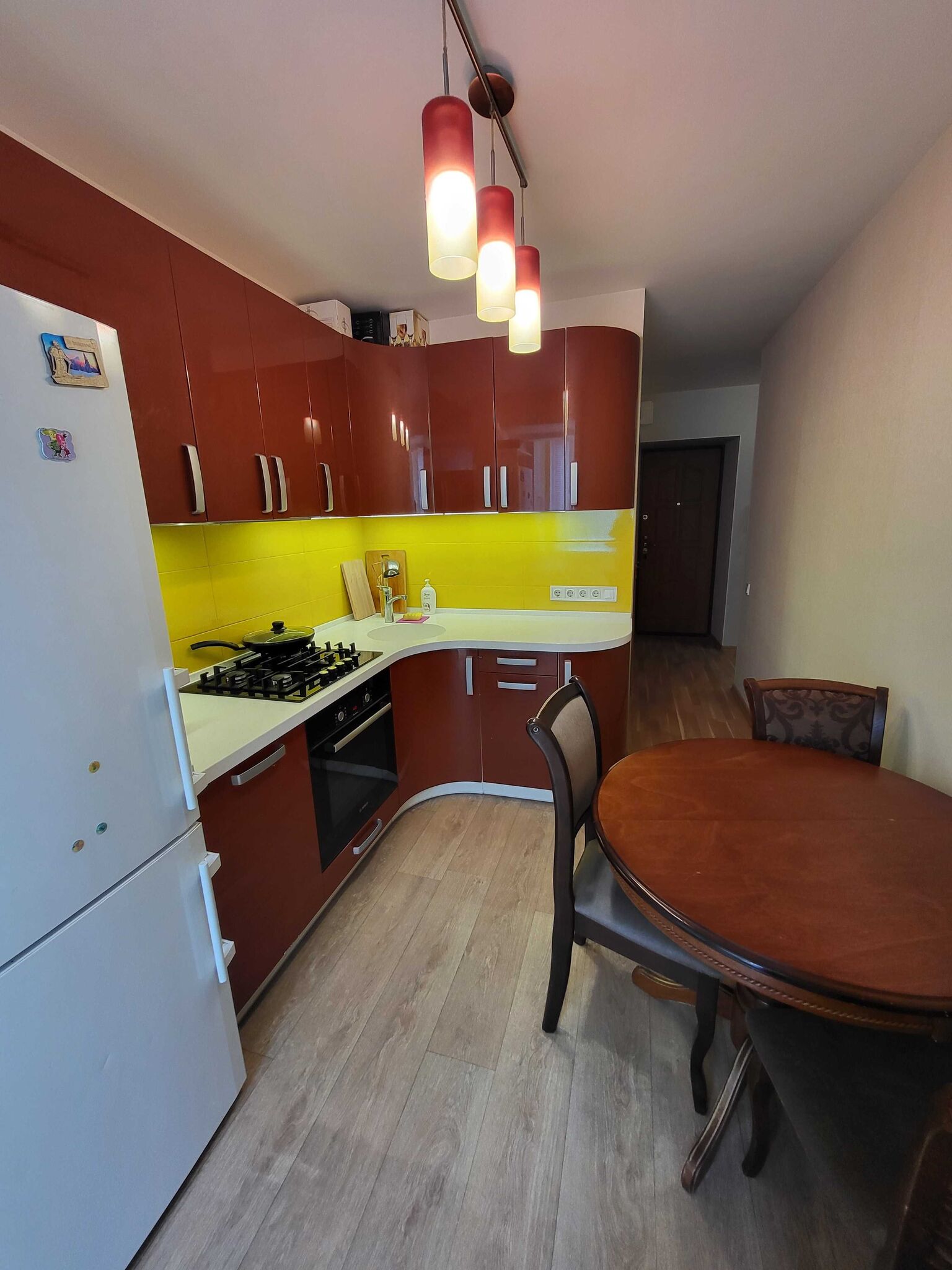 Продажа 4-комнатной квартиры 77 м²