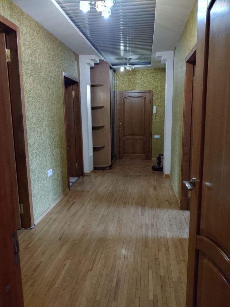 Продаж 3-кімнатної квартири 105 м²