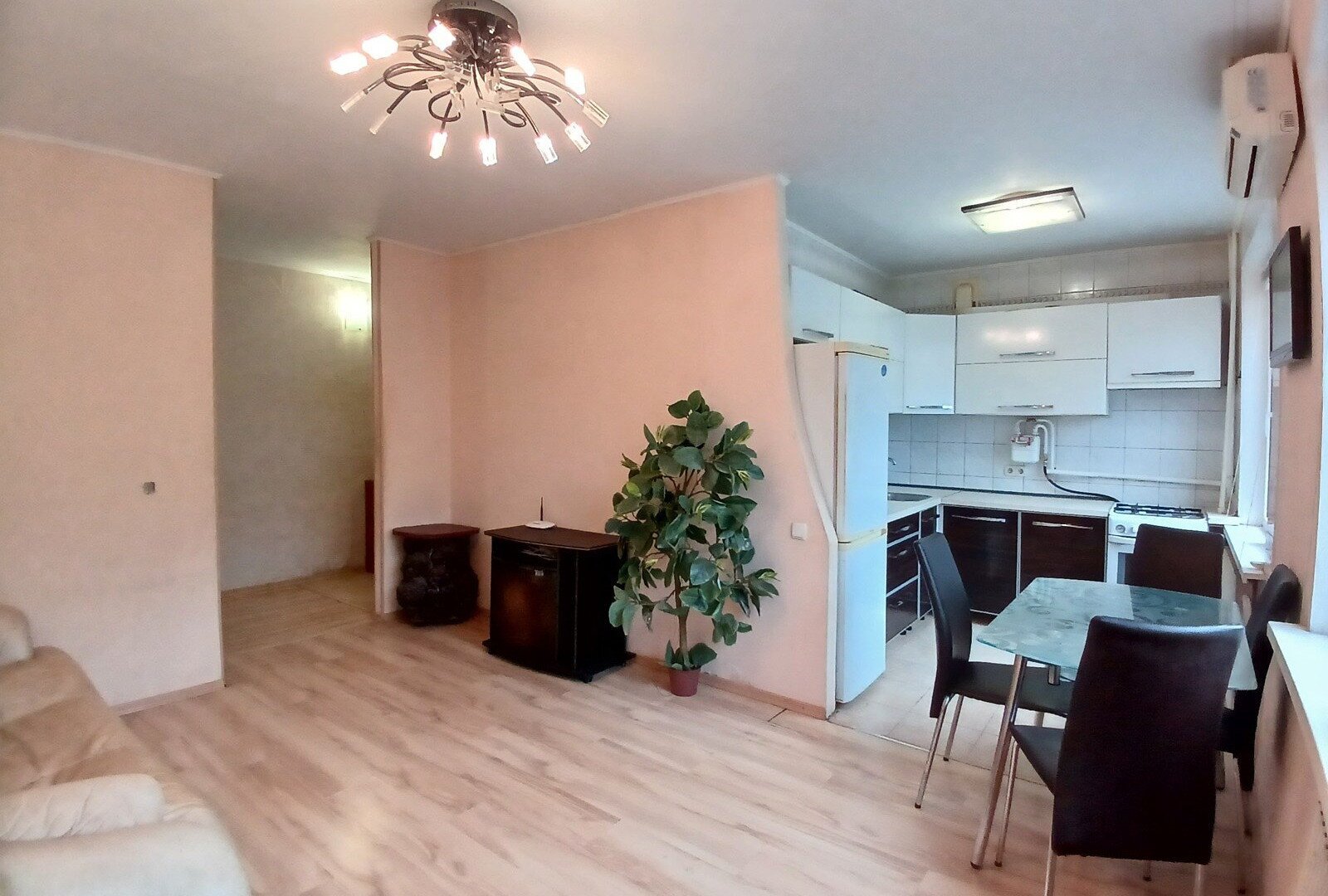 Продажа 3-комнатной квартиры 64 м²