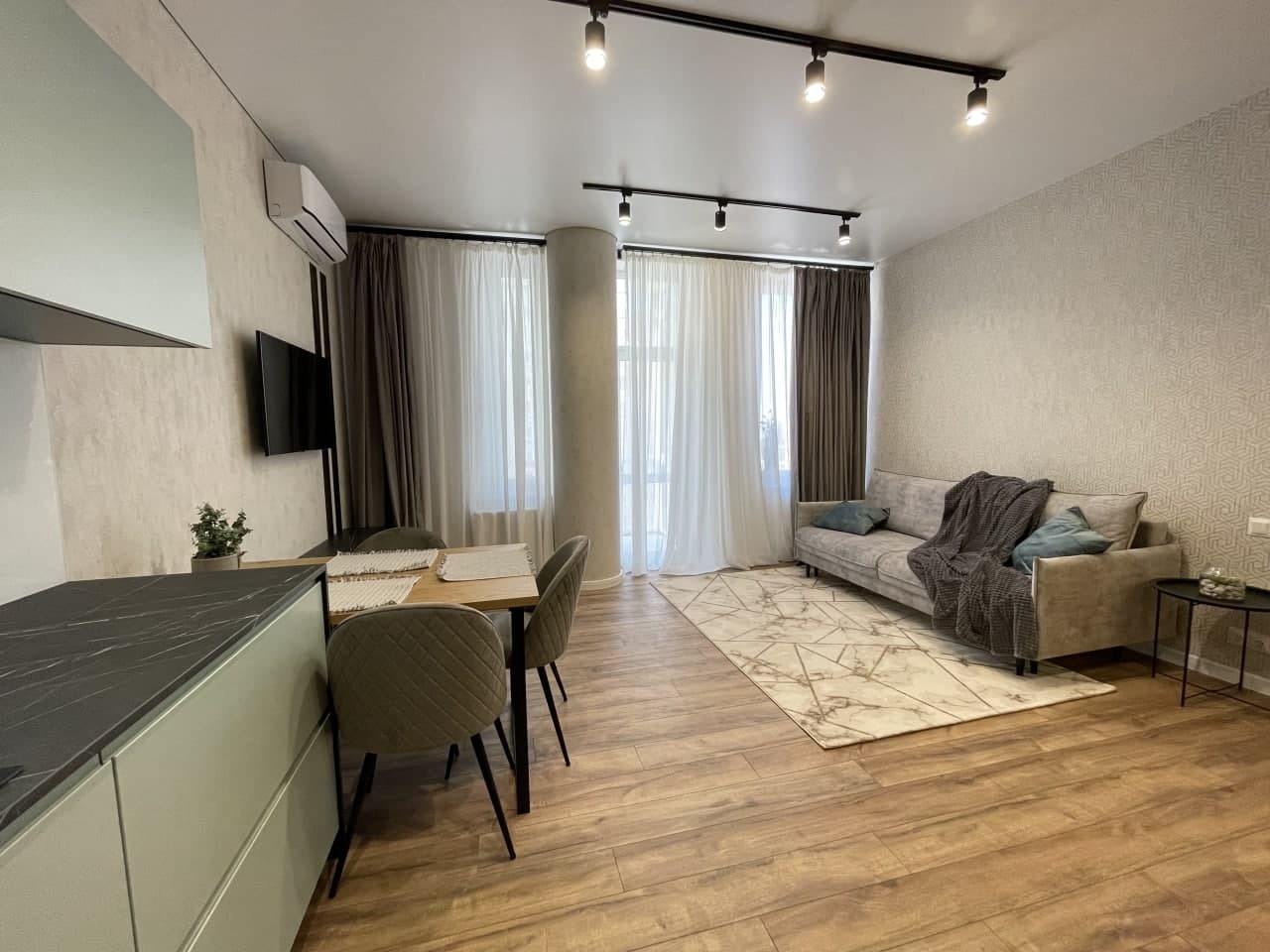 Продаж 1-кімнатної квартири 54 м²