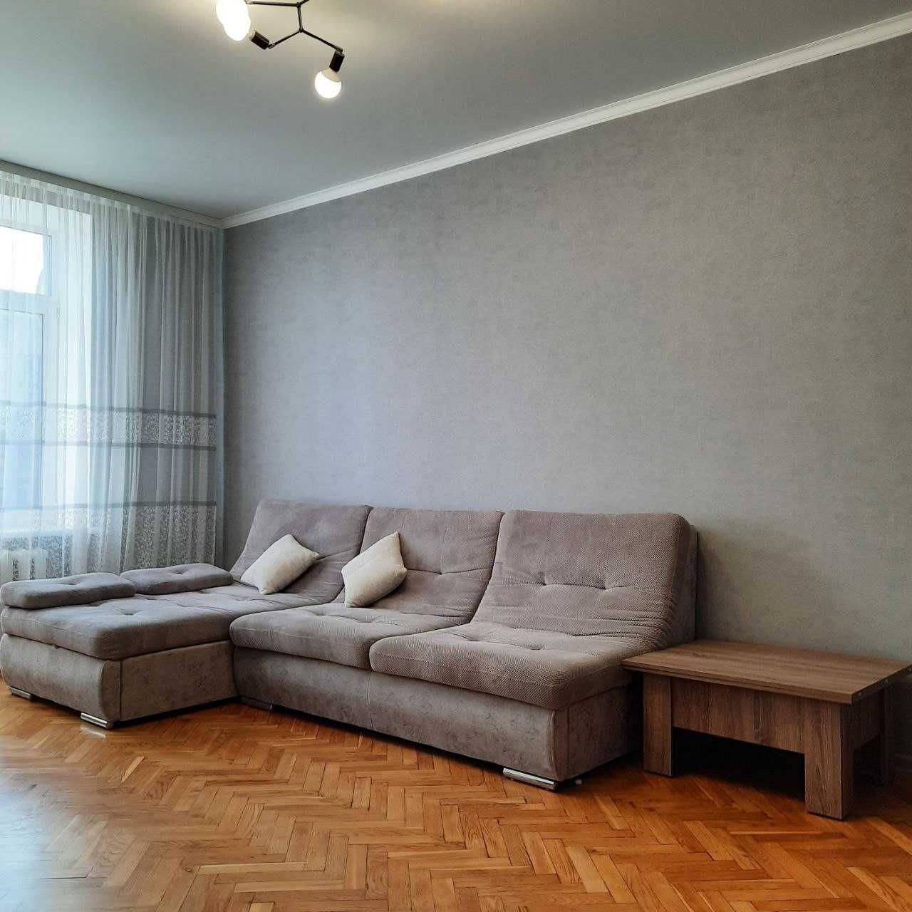 Продажа 2-комнатной квартиры 56 м²