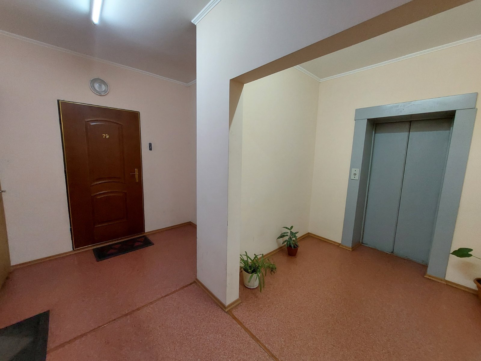 Оренда 2-кімнатної квартири 70 м², Введенська вул.