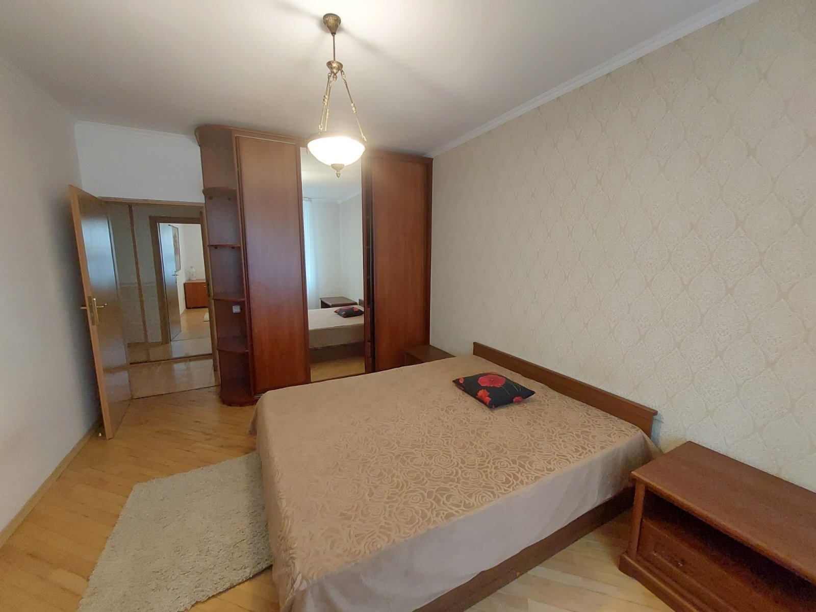 Оренда 2-кімнатної квартири 70 м², Введенська вул.