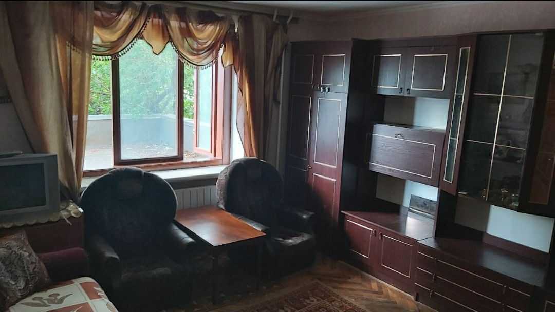 Продаж 1-кімнатної квартири 37 м², Смілянська, 8