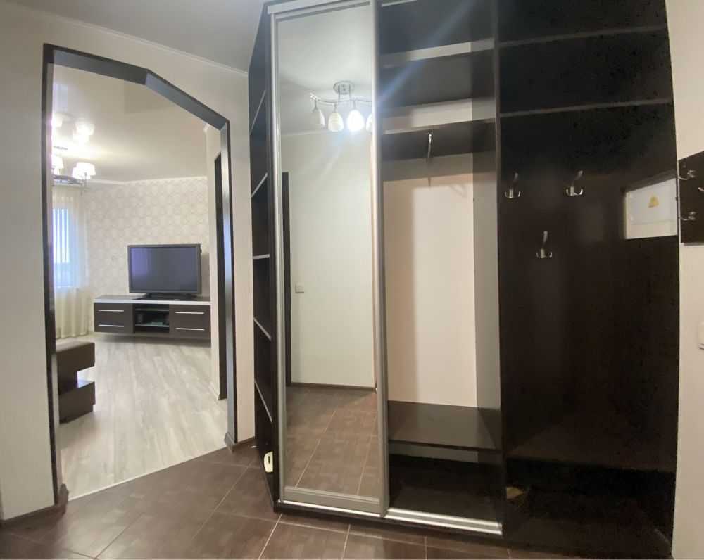 Продаж 2-кімнатної квартири 46 м², Теплична вул., 42