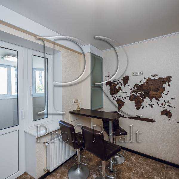 Продажа 1-комнатной квартиры 46 м², Теплличная, 38