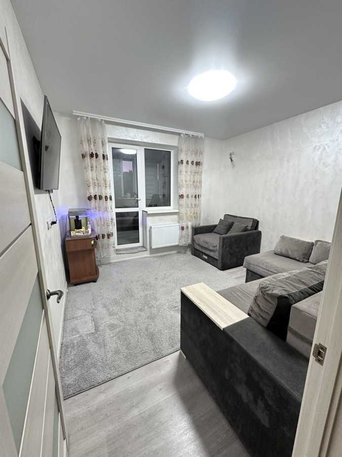 Продаж 1-кімнатної квартири 33 м², Ясна вул., 12