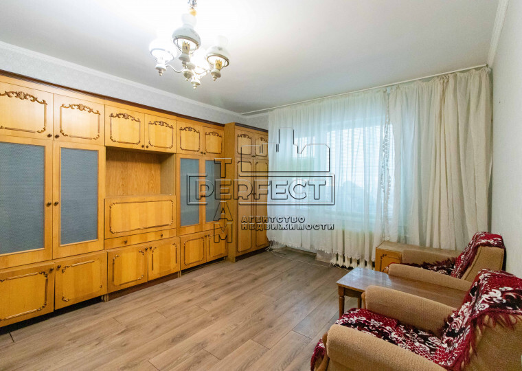 Продаж 1-кімнатної квартири 36 м², Борова (Червоний Хутір) вул., Калины 12В (проспект) (Маяковского)