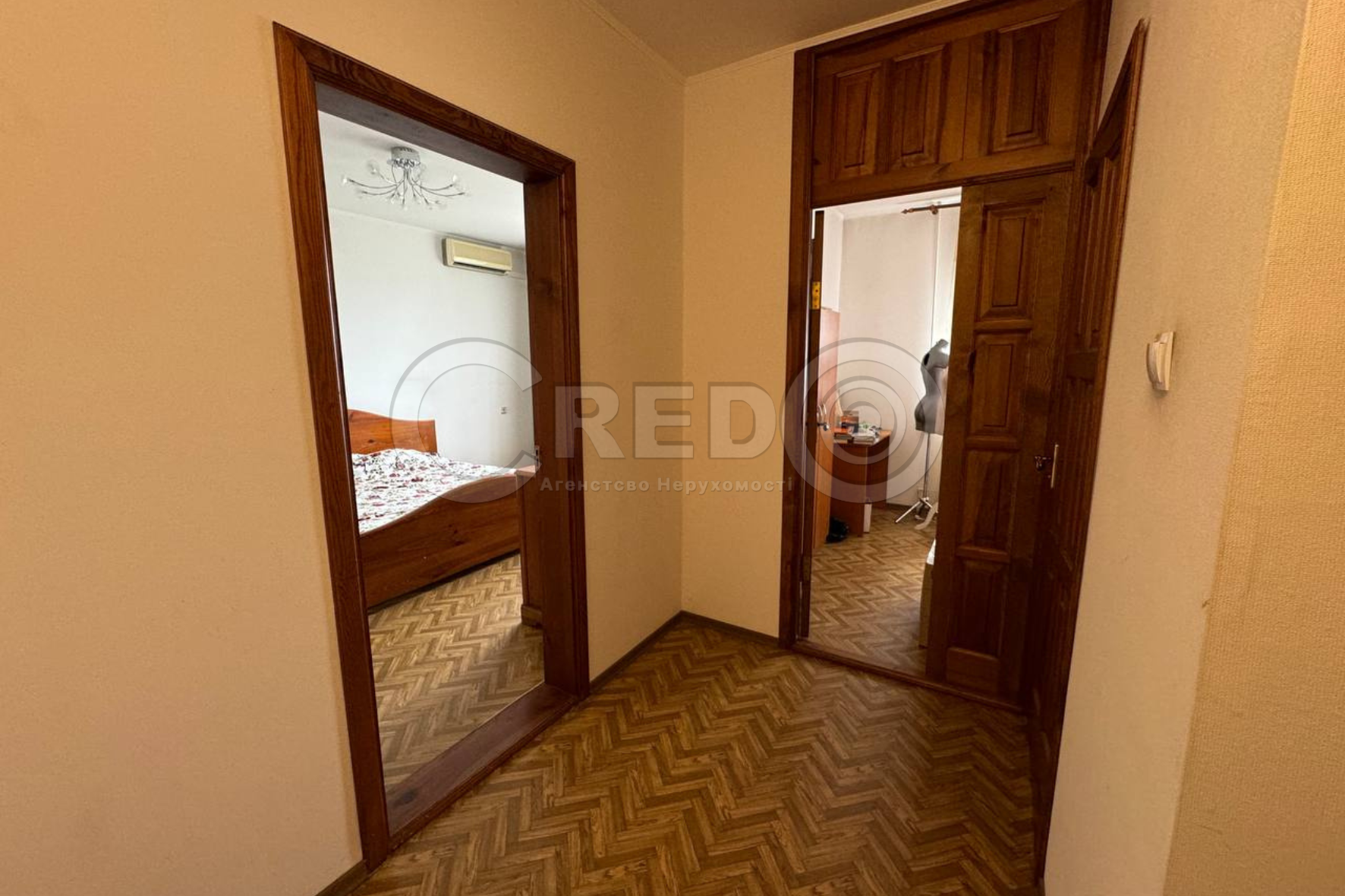 Продаж 5-кімнатної квартири 115 м², Сонячний вул.