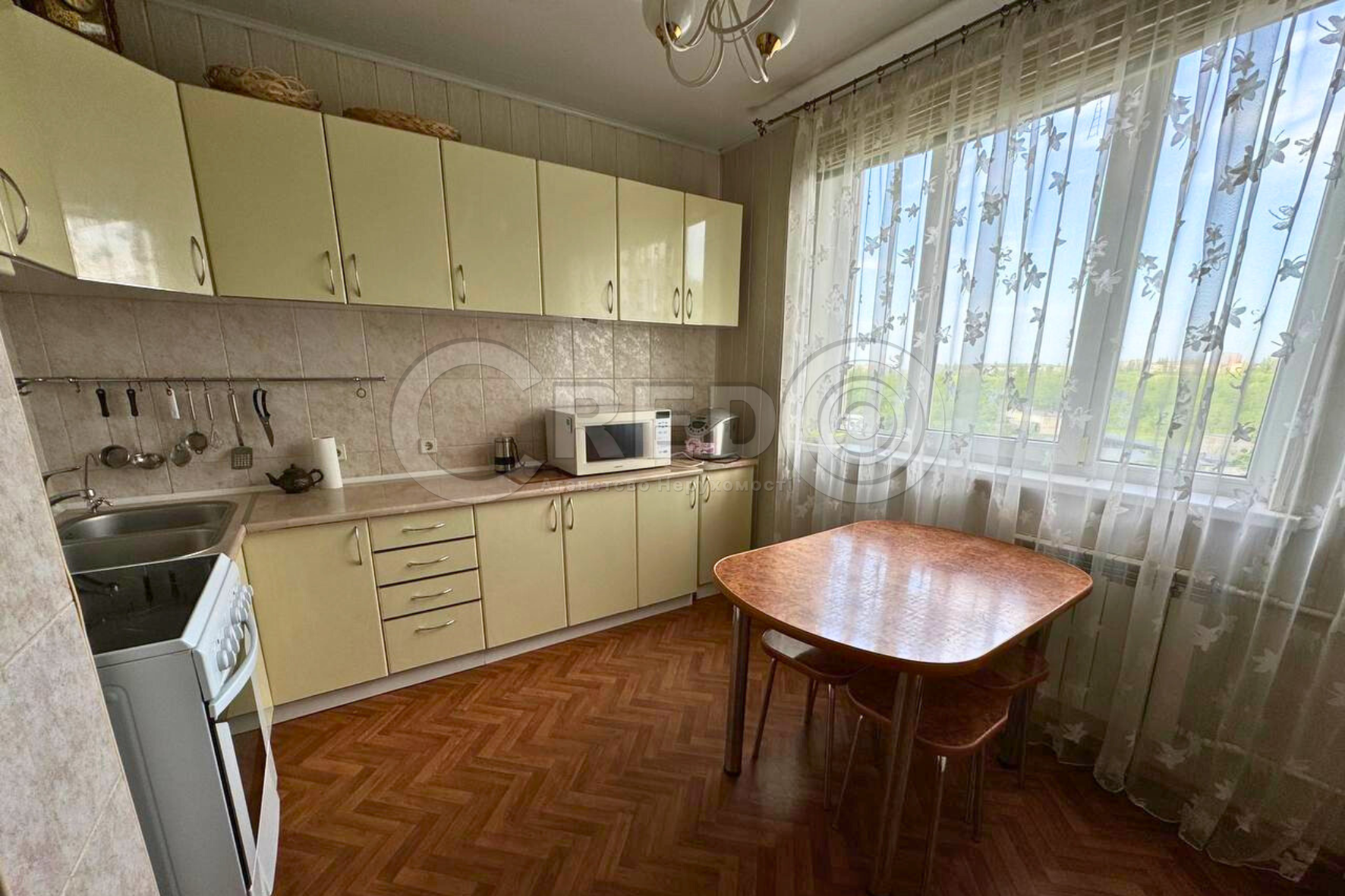 Продаж 5-кімнатної квартири 115 м², Сонячний вул.