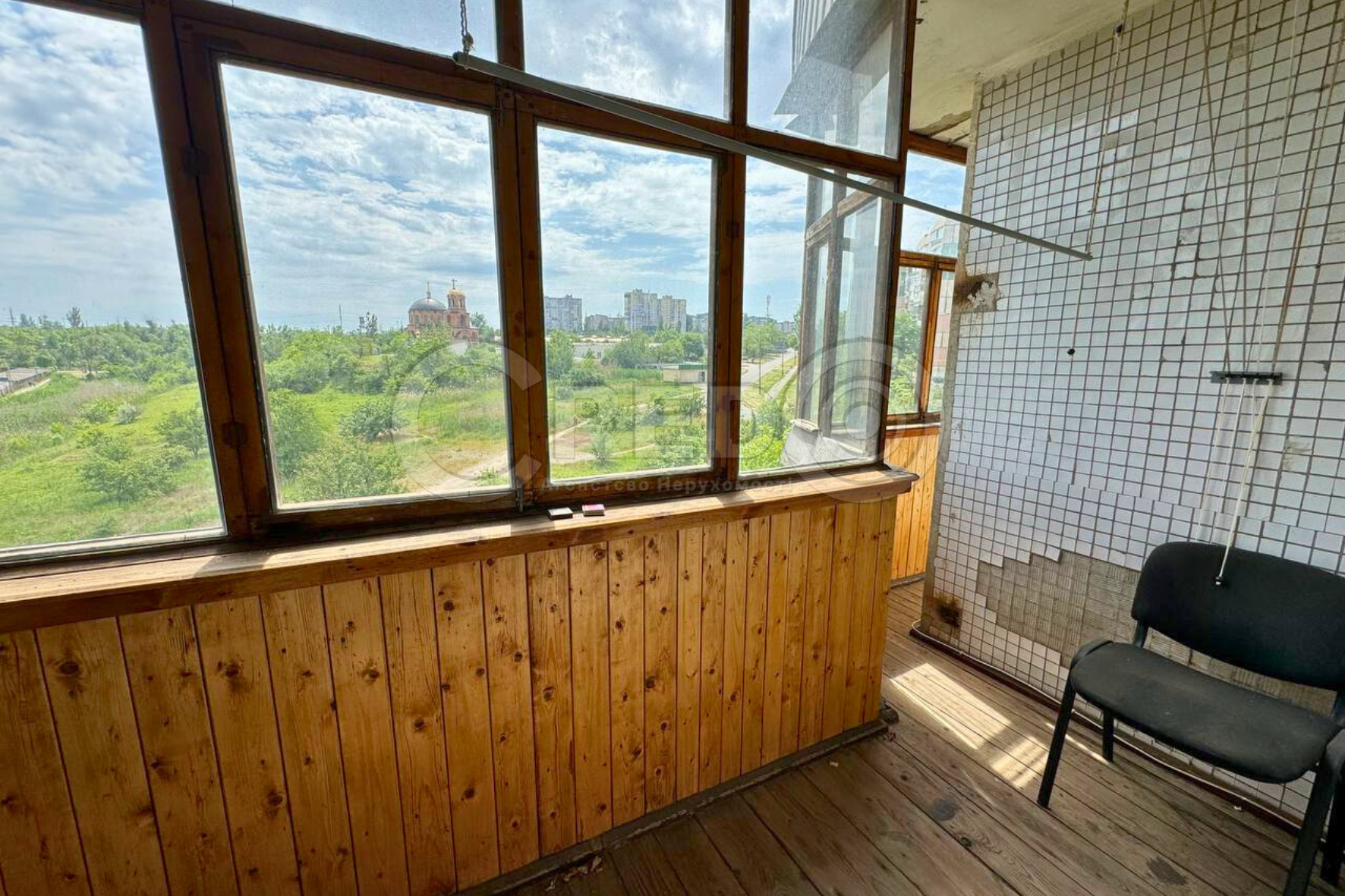 Продаж 5-кімнатної квартири 115 м², Сонячний вул.
