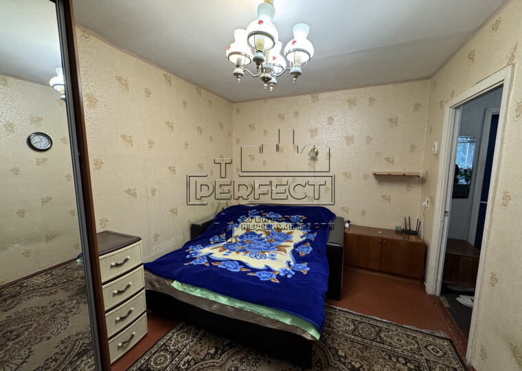 Продаж 1-кімнатної квартири 32 м², Українська вул., возрождения 7