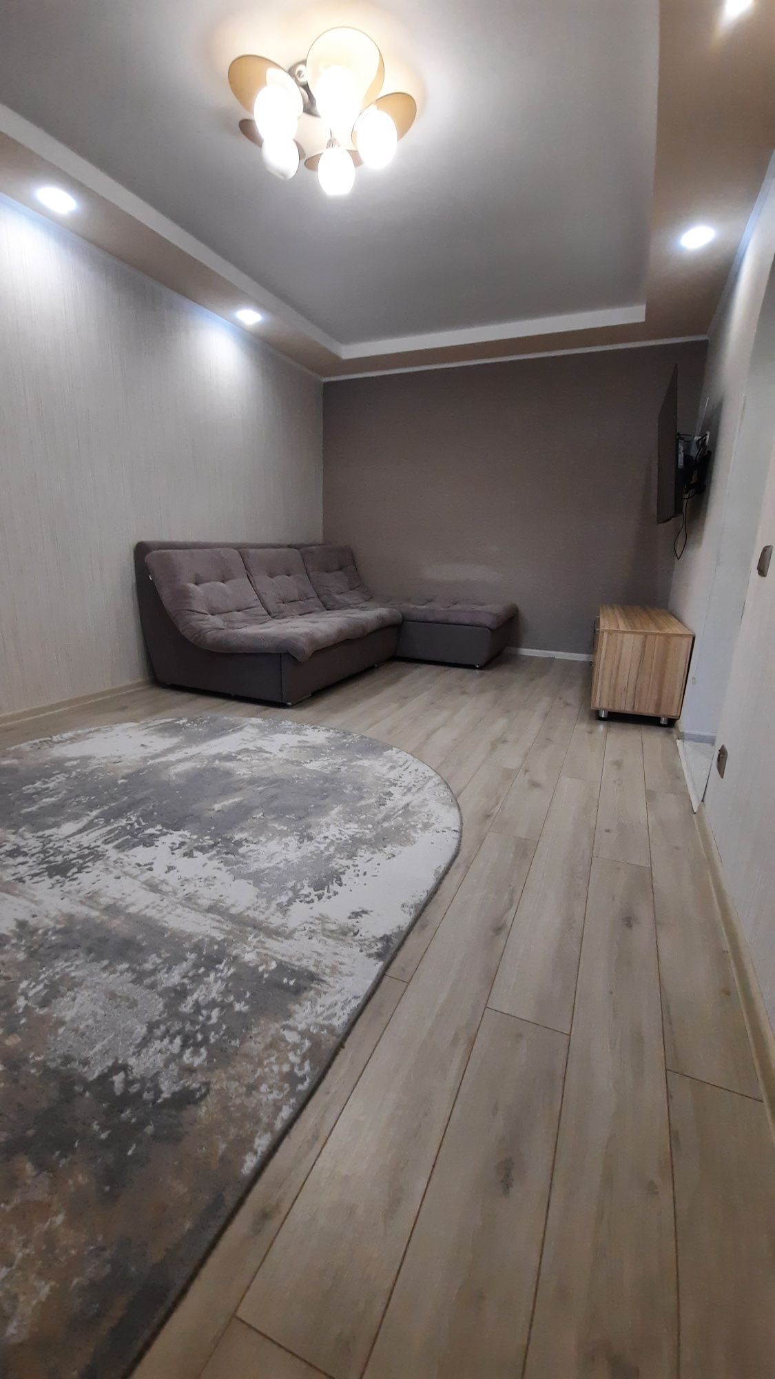 Оренда 3-кімнатної квартири 68 м², Миру просп., 18