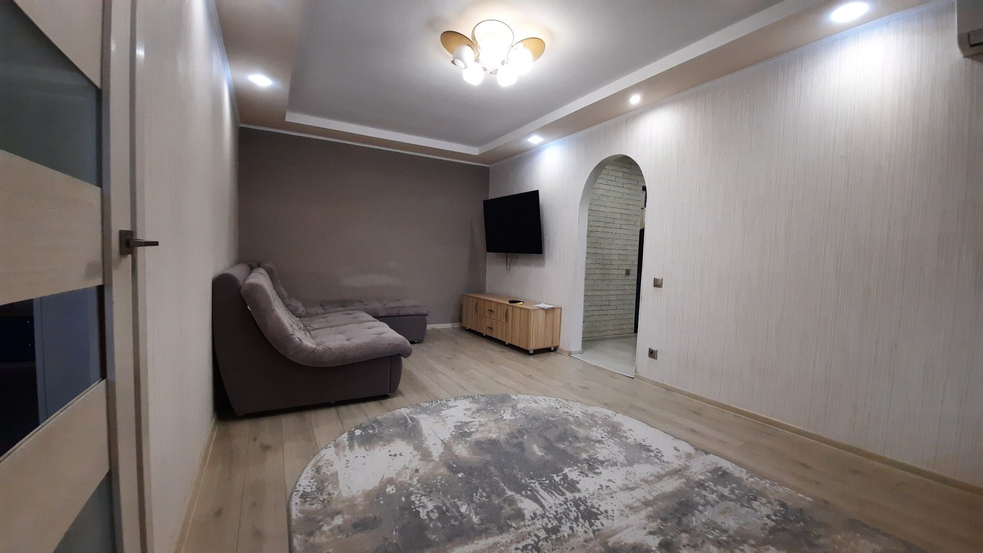 Оренда 3-кімнатної квартири 68 м², Миру просп., 18