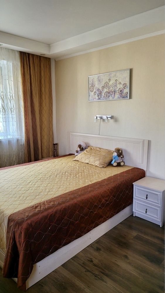 Оренда котеджу 200 м², 75-а Садова вул.