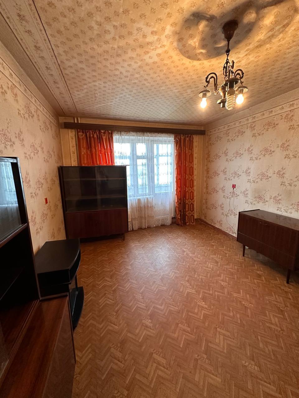 Продаж 1-кімнатної квартири 36 м², Михайла Лушпи просп.