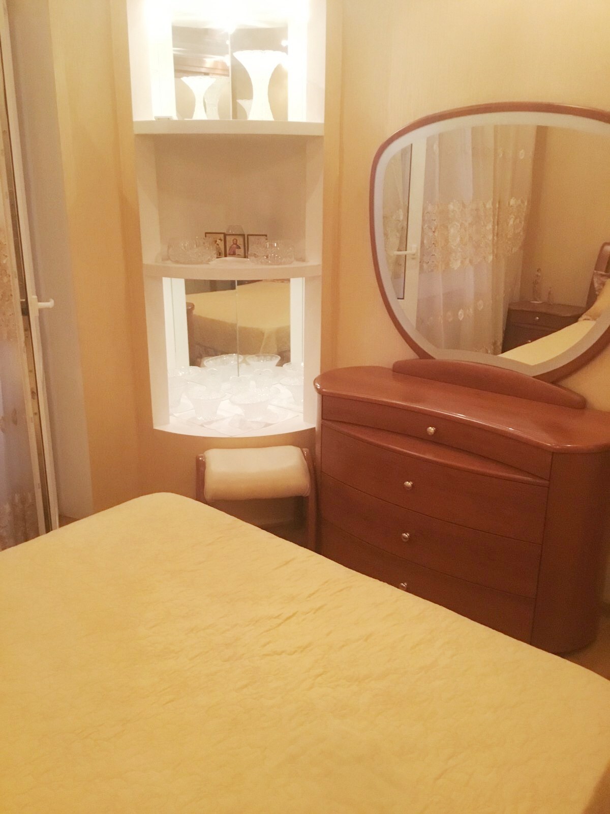 Оренда 3-кімнатної квартири 72 м², Архітектора Ніколаєва вул., 3