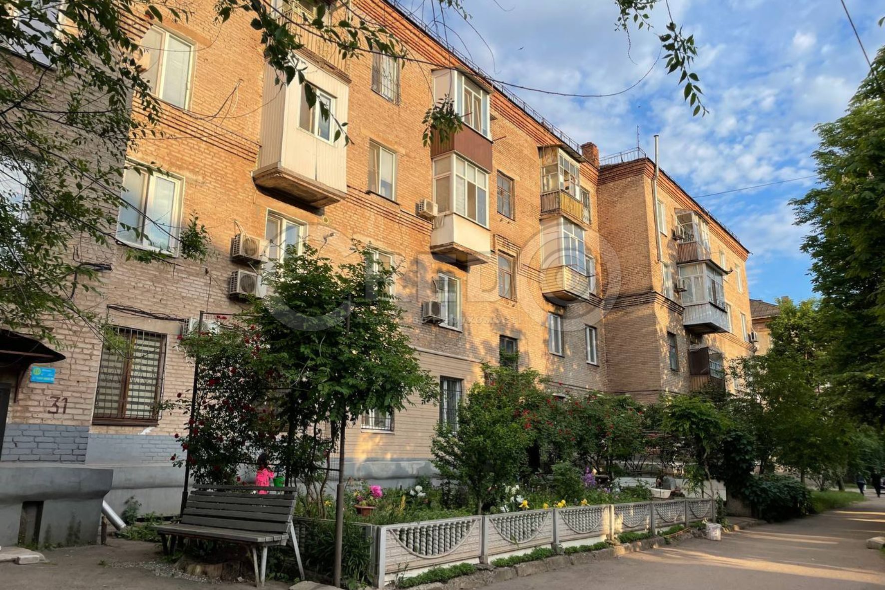 Продаж 3-кімнатної квартири 73.8 м², Гагаріна просп.
