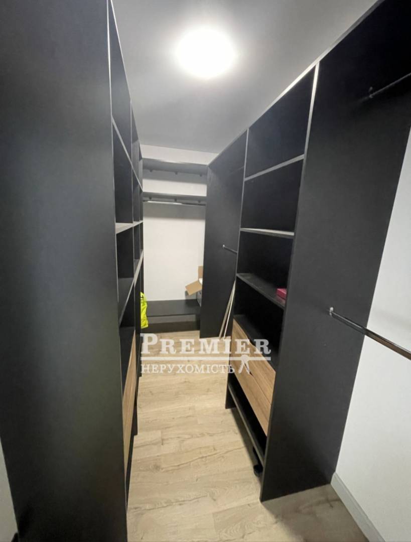 Продажа 2-комнатной квартиры 120 м², Софиевская ул.