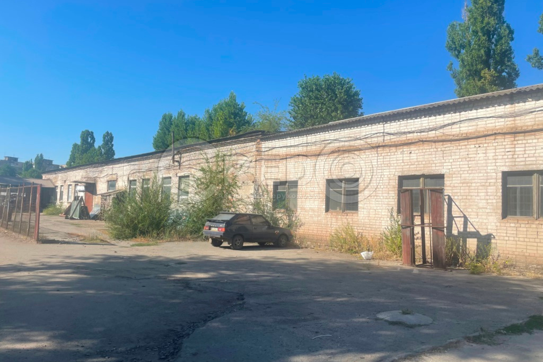 Продажа склада 780 м², Леонида Бородича ул.