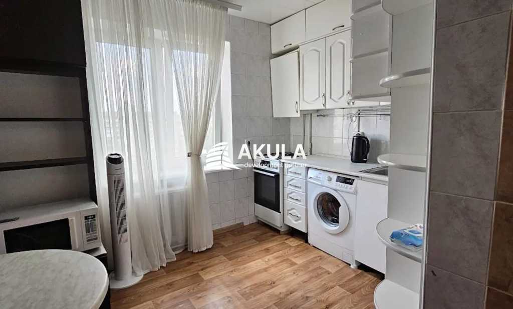 Продажа 3-комнатной квартиры 70.6 м², Оболонский просп.