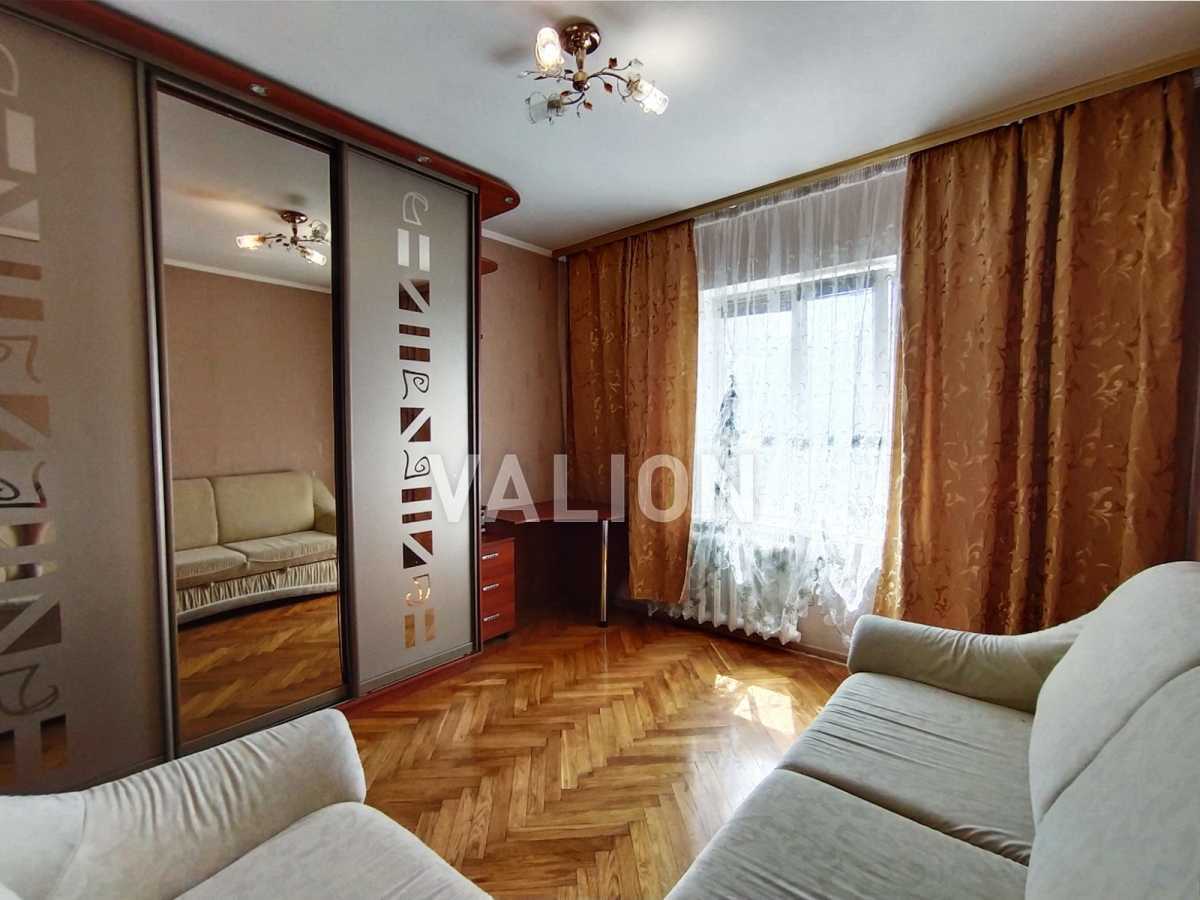 Продажа 3-комнатной квартиры 82 м², Декабристов ул., 10А