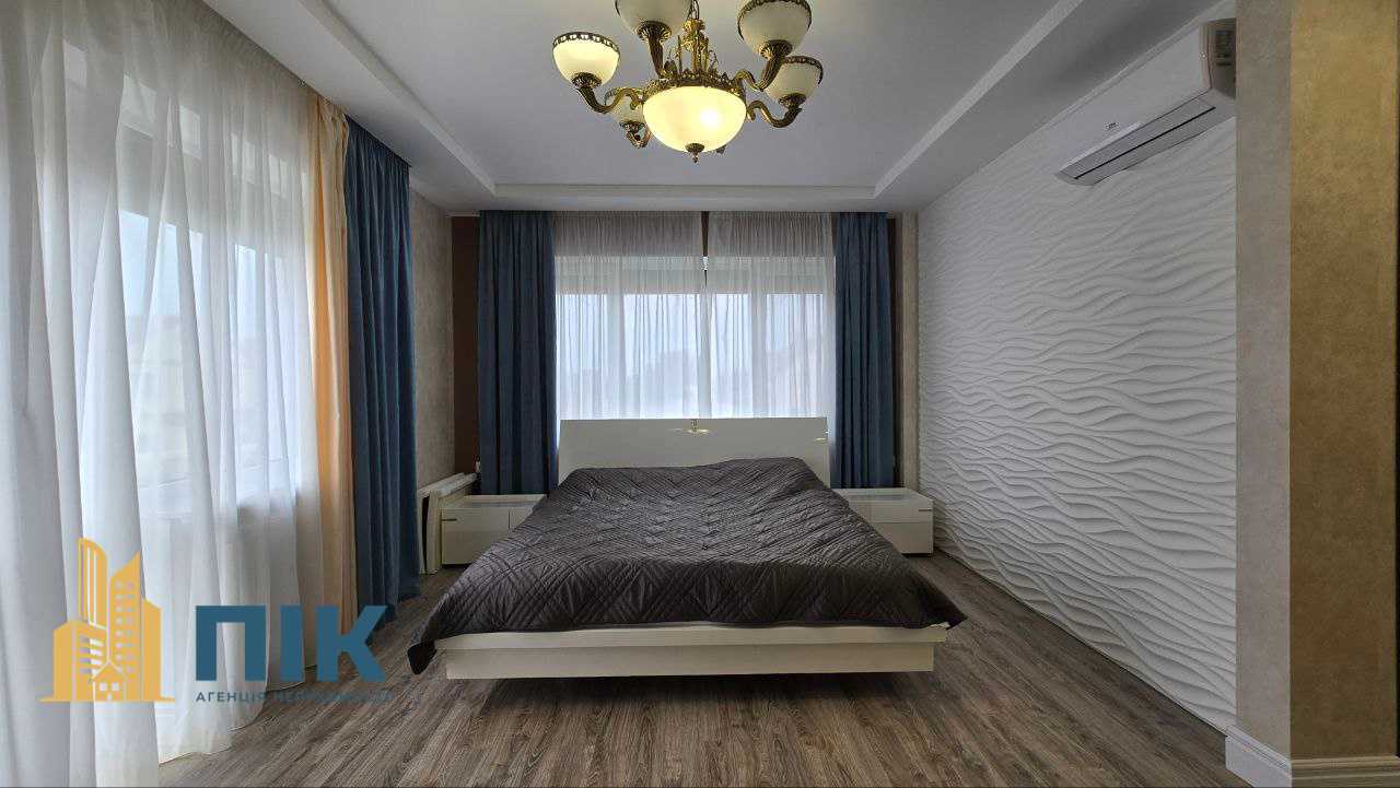 Продаж будинку 258 м², Независимости, 5