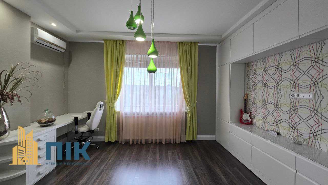 Продаж будинку 258 м², Независимости, 5