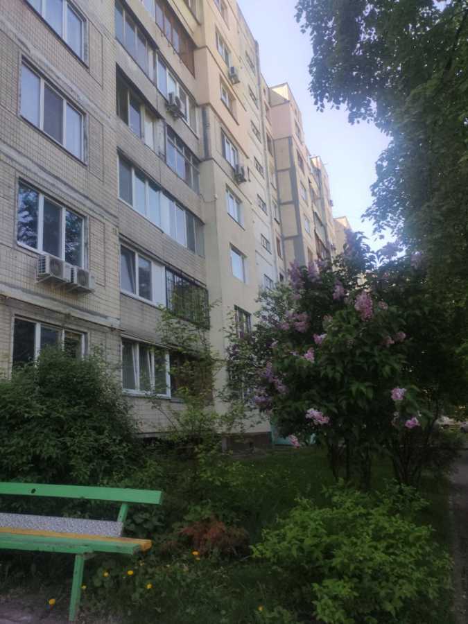 Продаж 2-кімнатної квартири 53 м², Митрополита Андрея Шептицького вул., 3