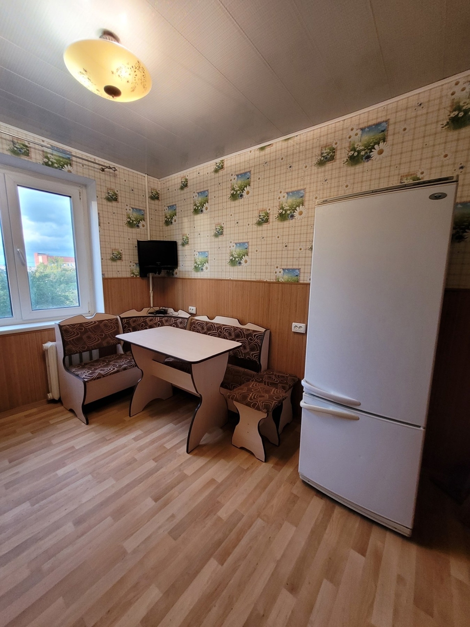 Продаж 3-кімнатної квартири 72 м², Бурштинова вул., 83