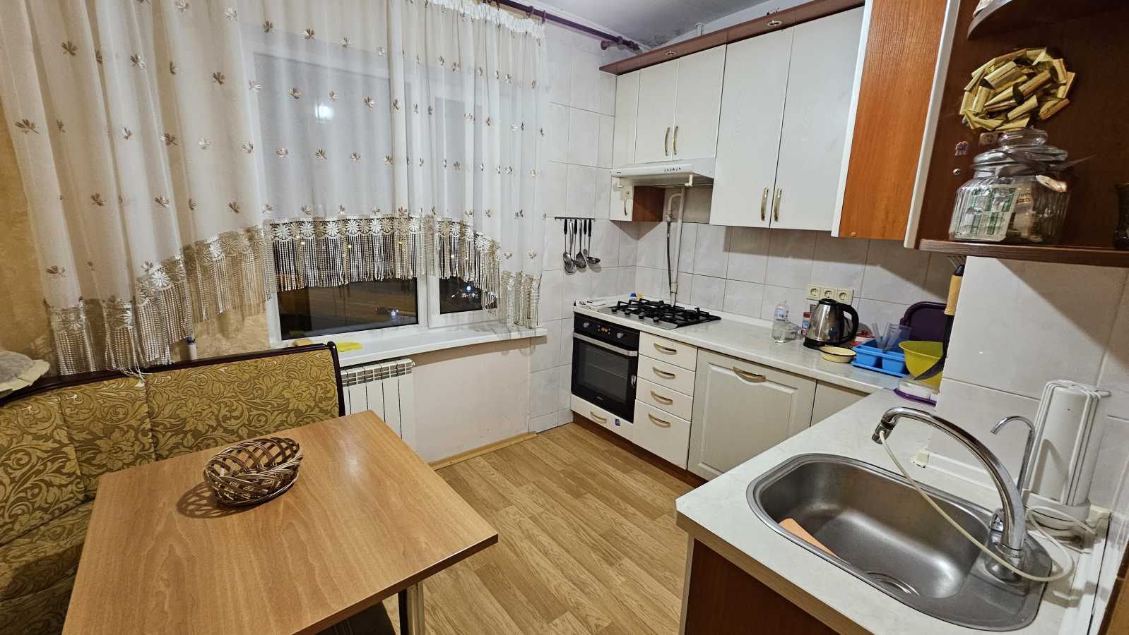 Продаж 3-кімнатної квартири 70 м², Йорданська вул., 11А