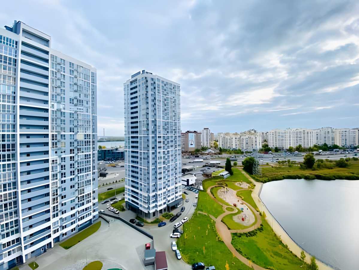 Продаж 1-кімнатної квартири 42.6 м², Ревуцького вул., 40В