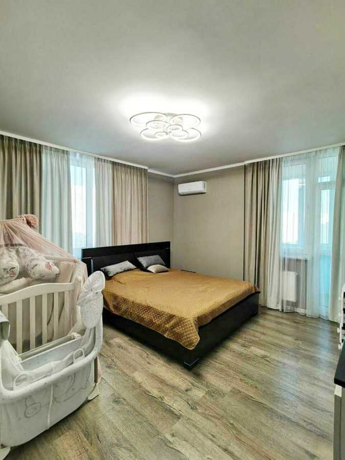 Продаж 2-кімнатної квартири 80 м², Завальна вул., 10г