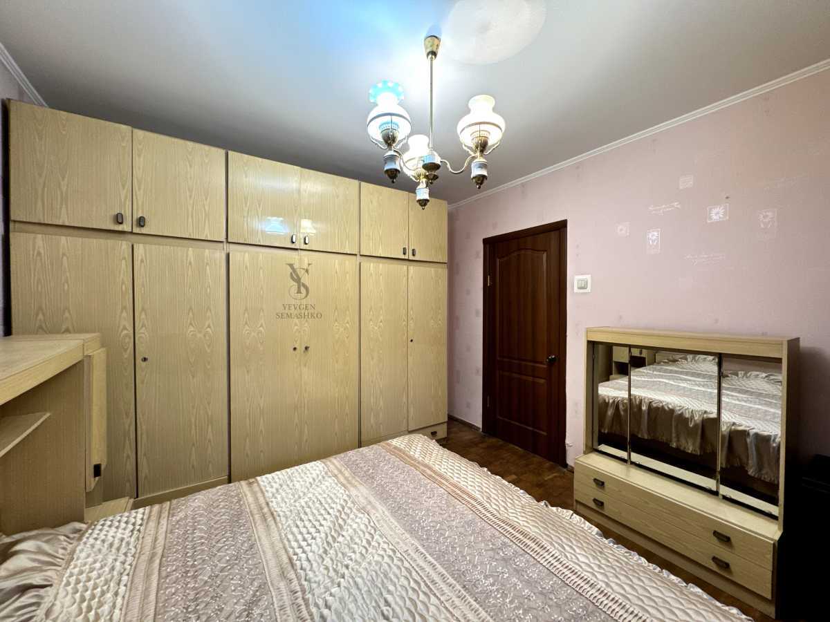 Продаж 3-кімнатної квартири 83 м², Бережанська вул., 24