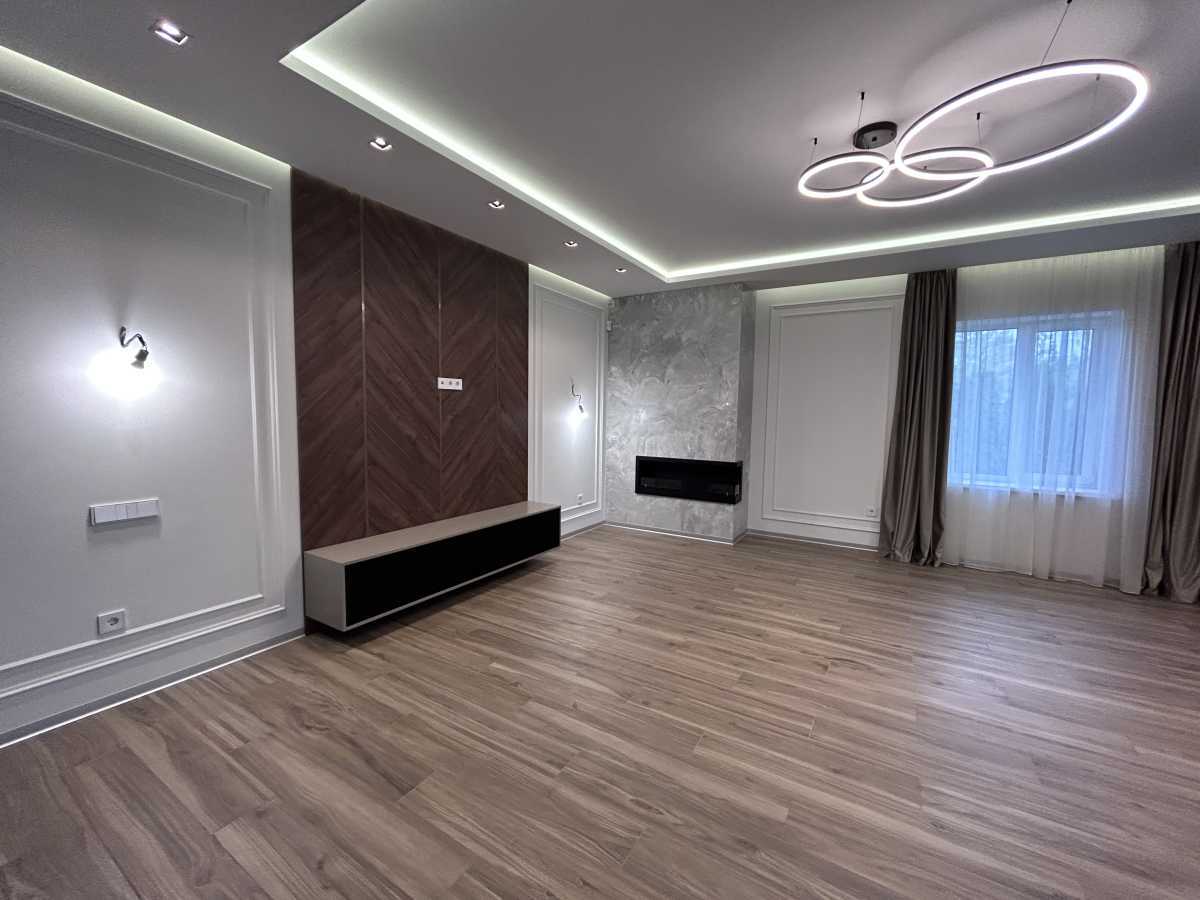 Продаж будинку 280 м², Лісова