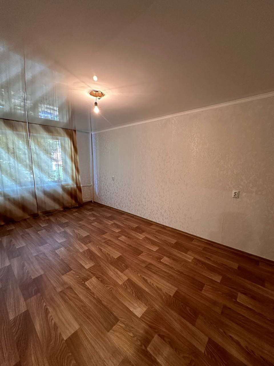 Продаж 1-кімнатної квартири 30 м², Праці вул.